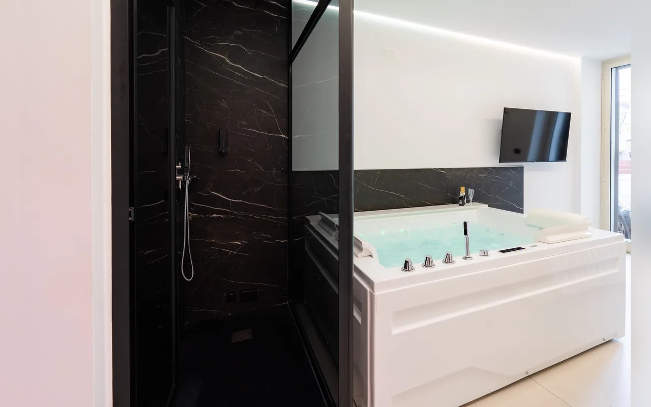 Camera con bagno privato — Tortugas B&B, Giarre (Sicilia) (foto 24)